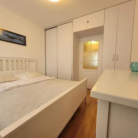 Jantar Z Ogrodkiem Appartement *